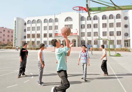 ���׸�һ���W(xu��)У�Ļ@���(ch��ng)����ԓУ�ČW(xu��)�����������n���r(sh��)�g��@�򡣣��Y�ψDƬ��