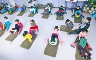 ���������������^(q��)��Ⱦ���أ���(j��)�К����_�A���������������Н��F�����ϱ��L���ɢ�F�����D��R��һС���꼉�ĺ��ӂ��ڌWУ���������w���n������ӛ��